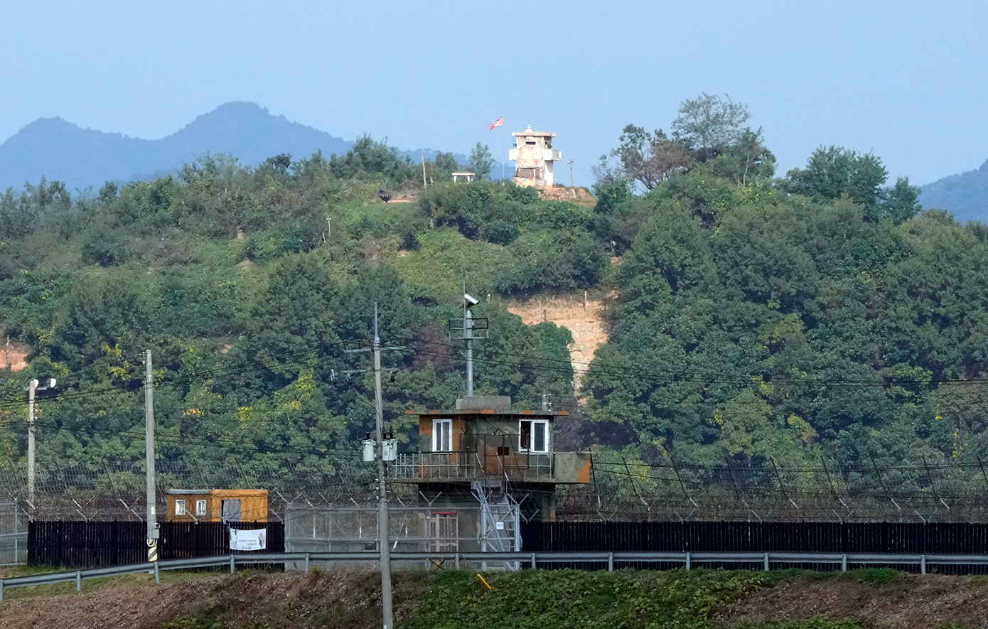 Τεταμένη η κατάσταση στην κορεατική χερσόνησο: Προειδοποιητικές βολές από τη Νότια Κορέα μετά την ανατίναξη δρόμων από τη Βόρεια