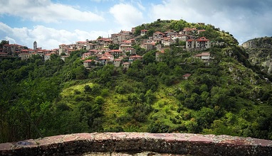 Τέσσερα πανέμορφα χωριά για χειμερινές διακοπές με τζάκι &#8211; χωρίς πολυκοσμία