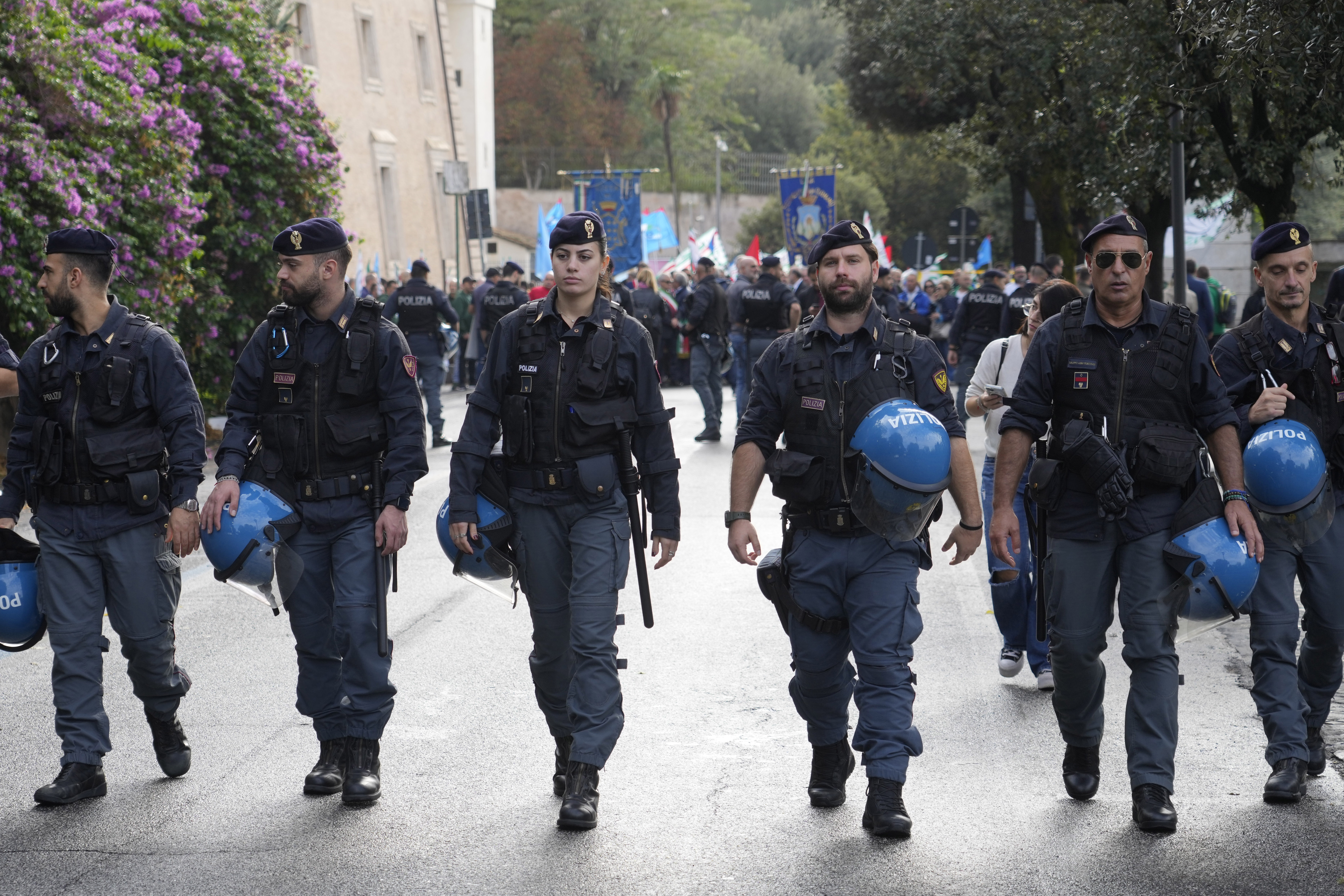 Επεισόδια σε συνοικία του Μιλάνου λόγω θανάτου 19χρονου Αιγύπτιου μετά από αστυνομική καταδίωξη