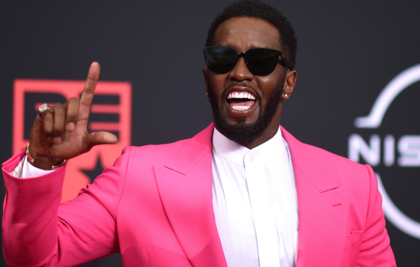 «Βασιλική» μεταχείριση του ράπερ Diddy στη φυλακή: Μιλάει με γυναίκες και «μπορεί να οργανώσει όργια εκ νέου»