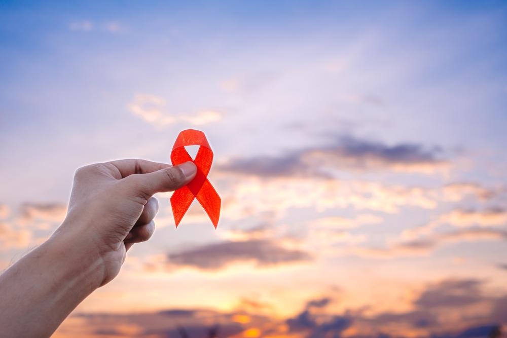 HIV/AIDS: Μείωση νέων μολύνσεων και θανάτων