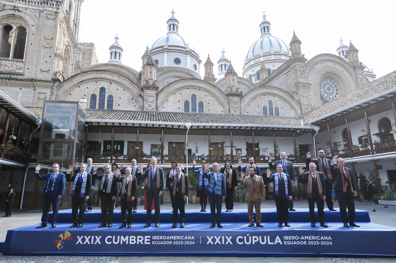 Χωρίς κοινή συναίνεση και ανακοίνωση έκλεισε η Ιβηροαμερικανική Σύνοδος στον Ισημερινό