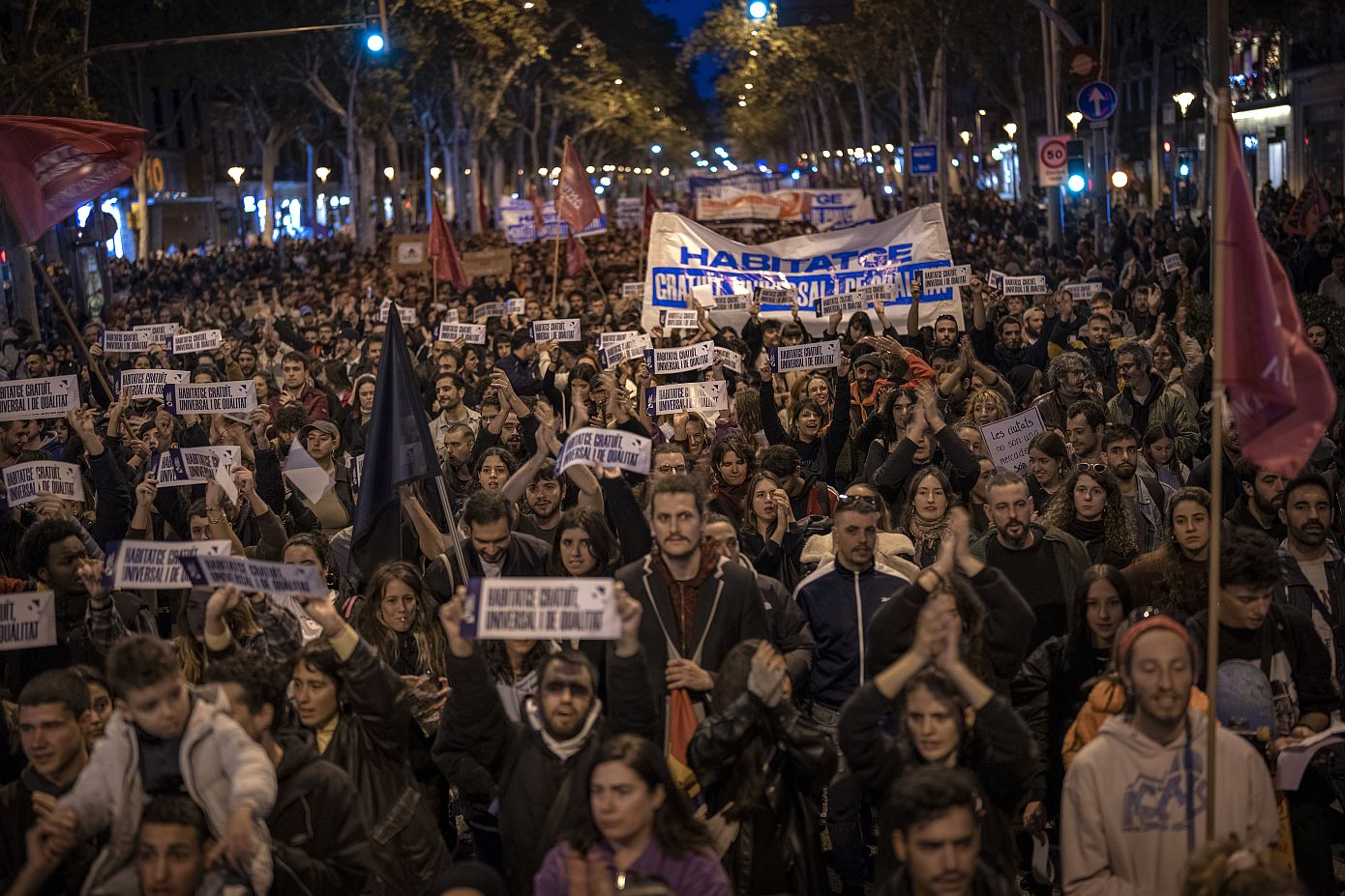 Ισπανία: Χιλιάδες διαδήλωσαν στη Βαρκελώνη ζητώντας να μειωθούν τα ενοίκια