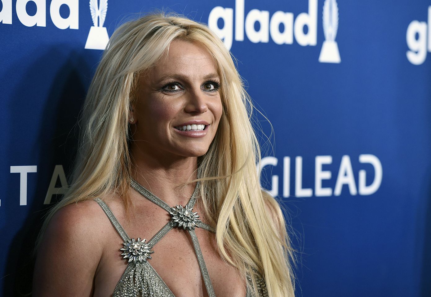 Η Britney Spears λανσάρει την πρώτη της σειρά κοσμημάτων και το όνομα αυτής «B Tiny»