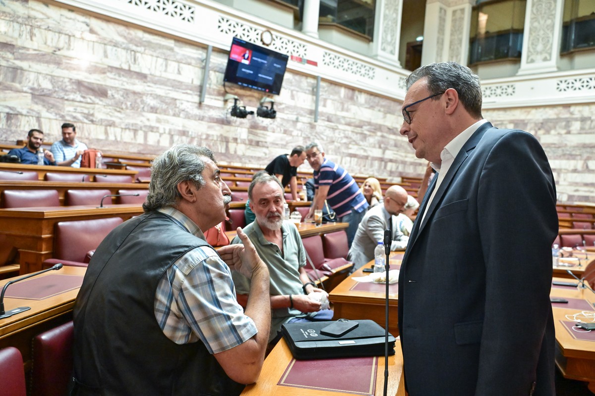 Συναντήσεις Φάμελλου με Πολάκη και στελέχη του ΣΥΡΙΖΑ για την αναδιοργάνωση της Κοινοβουλευτικής Ομάδας