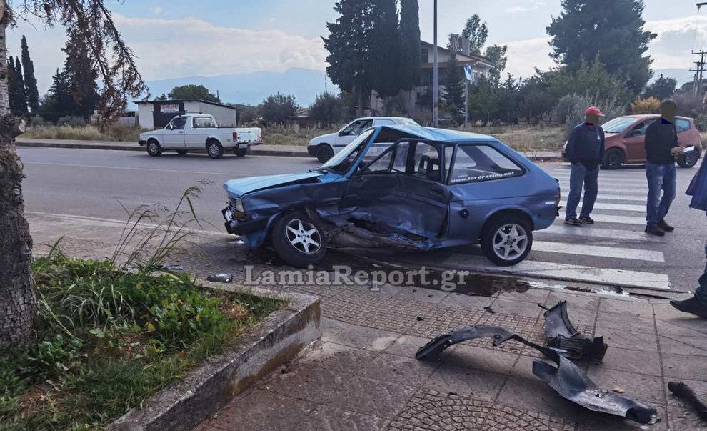 Οδηγός στη Λαμία παραβίασε STOP σε διασταύρωση και προκάλεσε ατύχημα