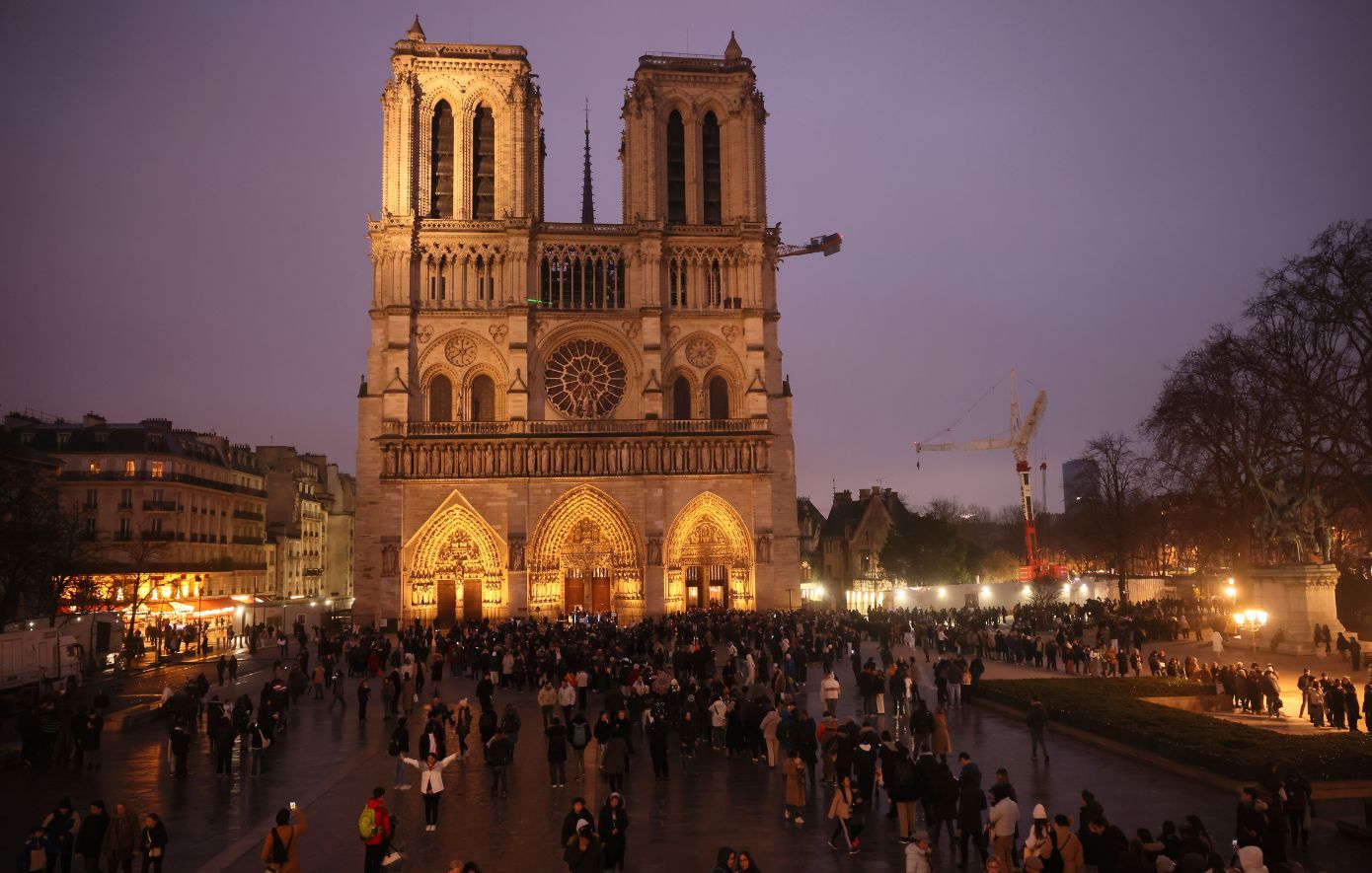Παναγία των Παρισίων Παναγία των Παρισίων