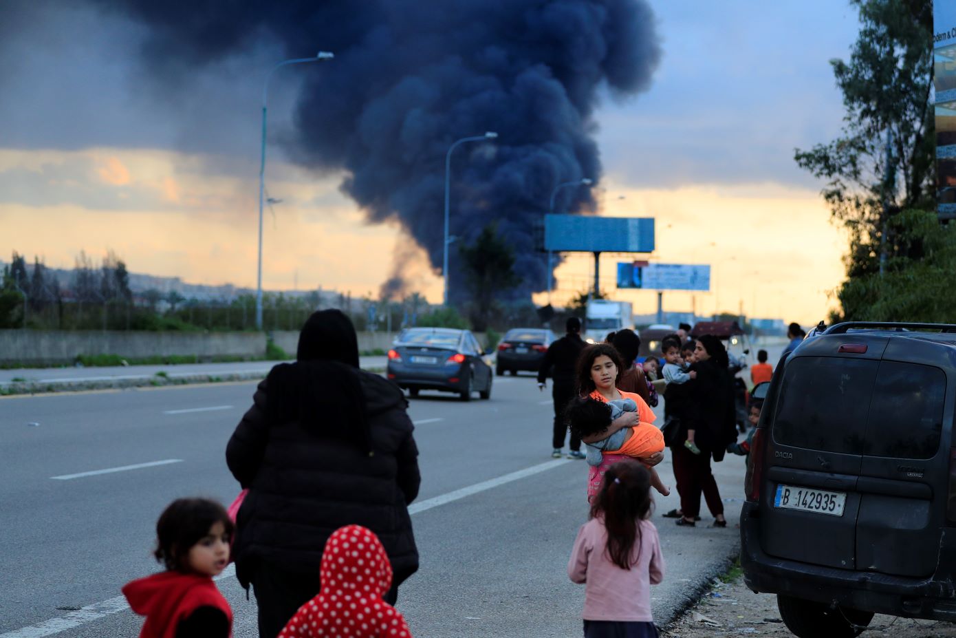 Nέες αεροπορικές επιδρομές του Ισραήλ στον Λίβανο, απειλούν τη συμφωνία κατάπαυσης του πυρός