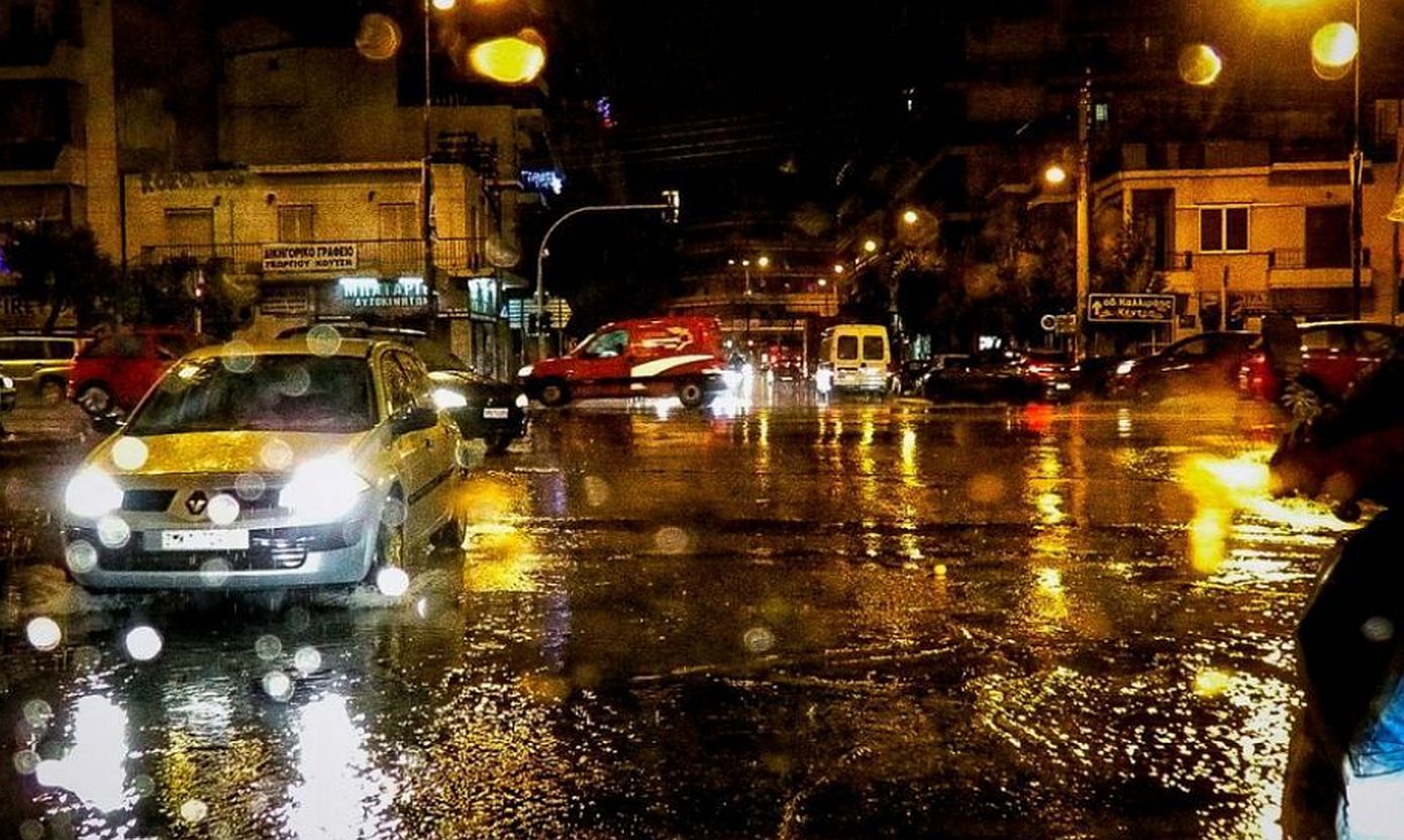 Ισχυρή καταιγίδα αναμένεται στην Αθήνα τις επόμενες ώρες