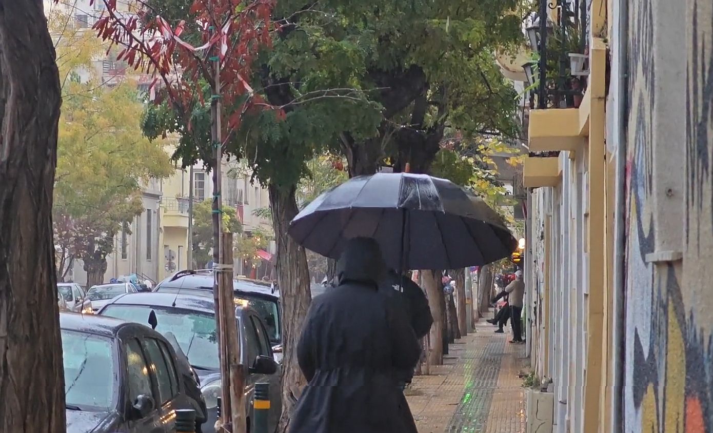 Έντονη βροχόπτωση στην Αθήνα &#8211; Δείτε βίντεο