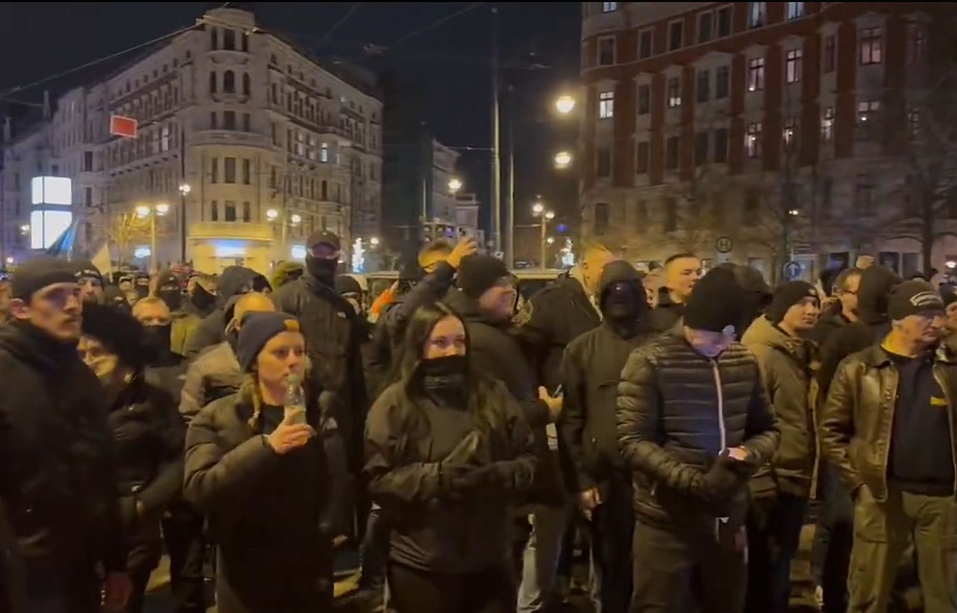 «Όσοι δεν αγαπούν την Γερμανία πρέπει να φύγουν» &#8211; Συγκέντρωση ακροδεξιών στο Μαγδεμβούργο μια μέρα μετά το μακελειό