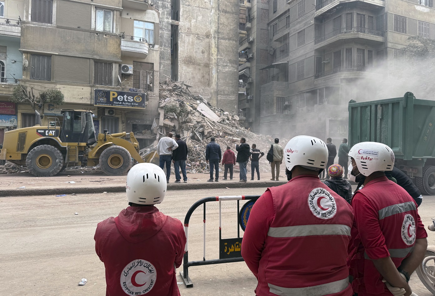 Τουλάχιστον 8 νεκροί από κατάρρευση πολυκατοικίας στο Κάιρο