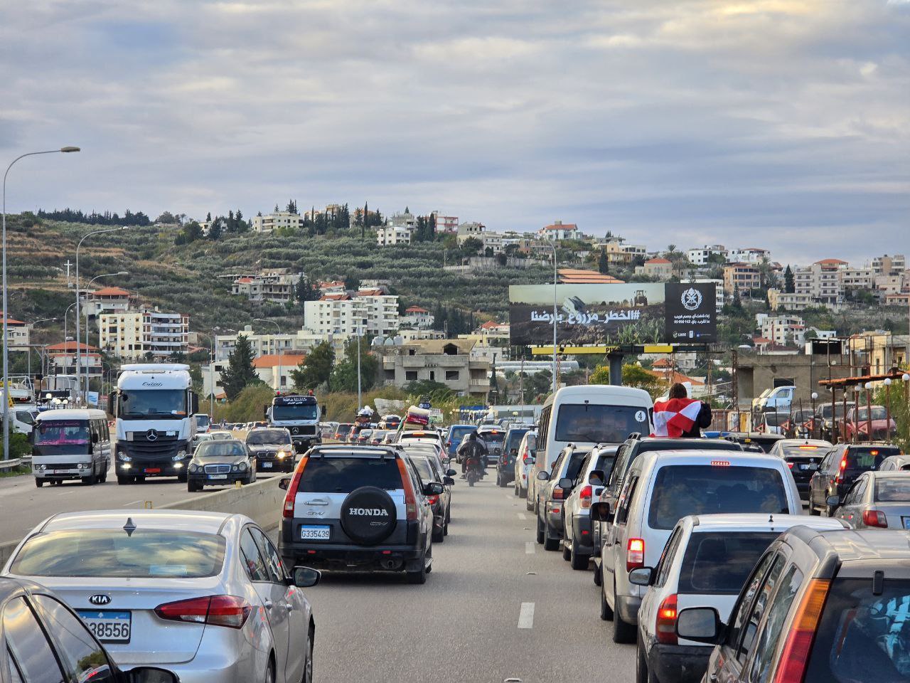 Οικογένειες εγκαταλείπουν ξανά τα σπίτια τους στον Λίβανο &#8211; Συνεχίζονται οι παραβιάσεις της εκεχειρίας με το Ισραήλ