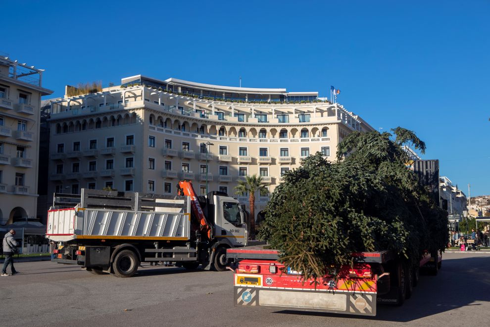 Σε χριστουγεννιάτικους ρυθμούς η Θεσσαλονίκη &#8211; Ανάβει απόψε το δέντρο στην Αριστοτέλους