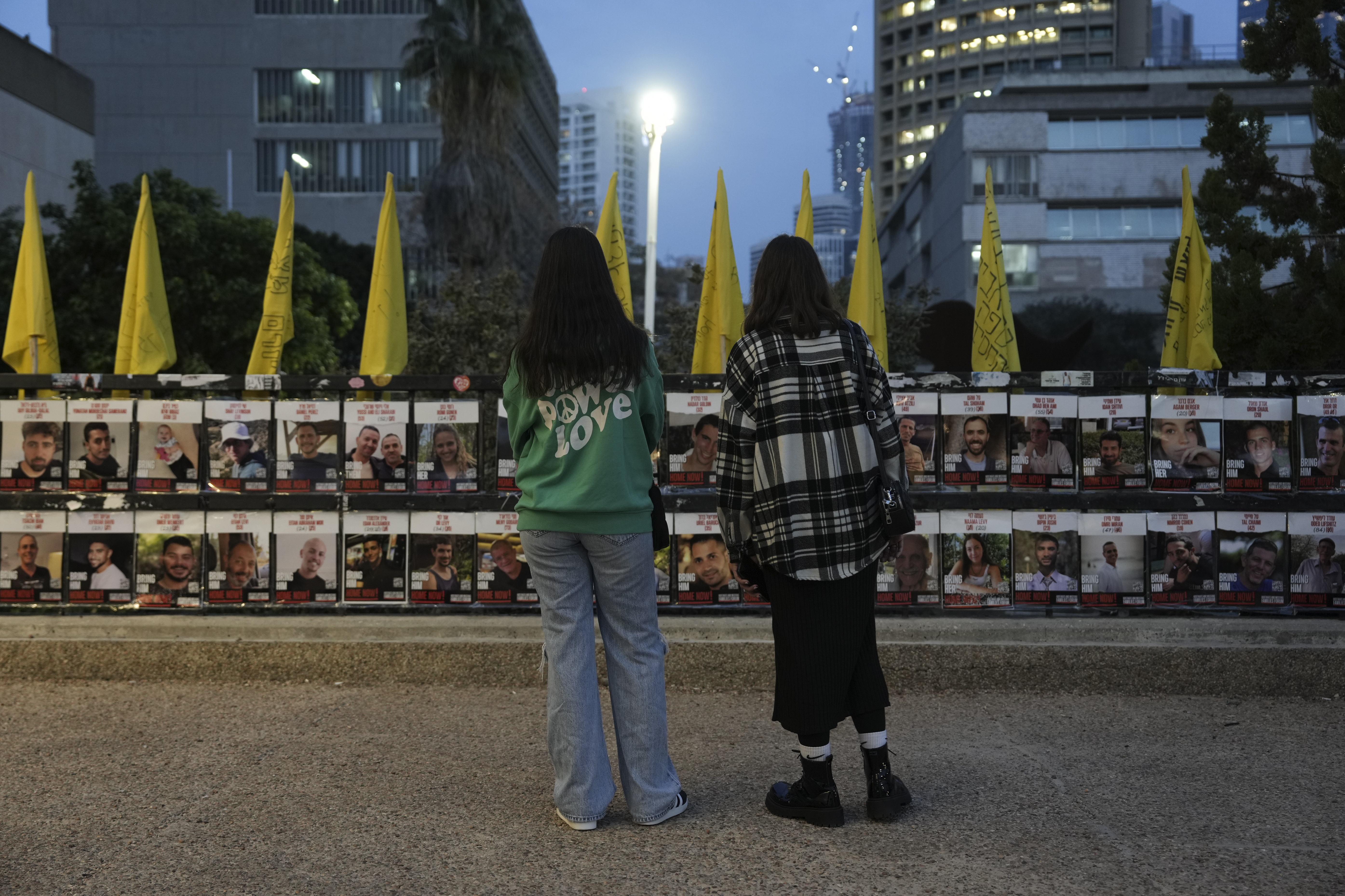 Στα χέρια του Ισραήλ η λίστα των ομήρων από τη Χαμάς &#8211; Αγωνία για την εφαρμογή της εκεχειρίας