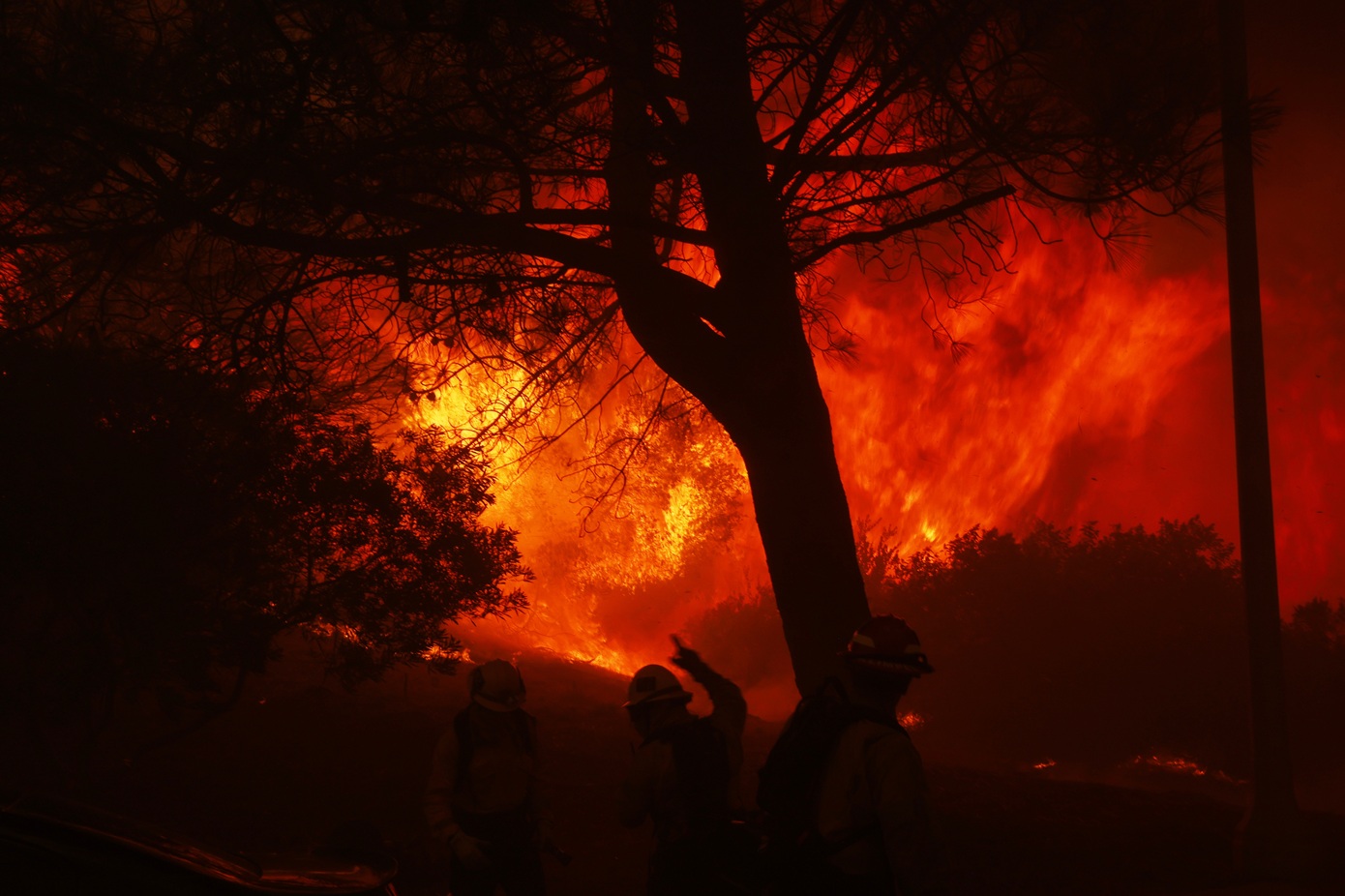 Πύρινος εφιάλτης στην Καλιφόρνια – Εκδόθηκαν εντολές εκκένωσης, κάηκαν 4500 στρέμματα