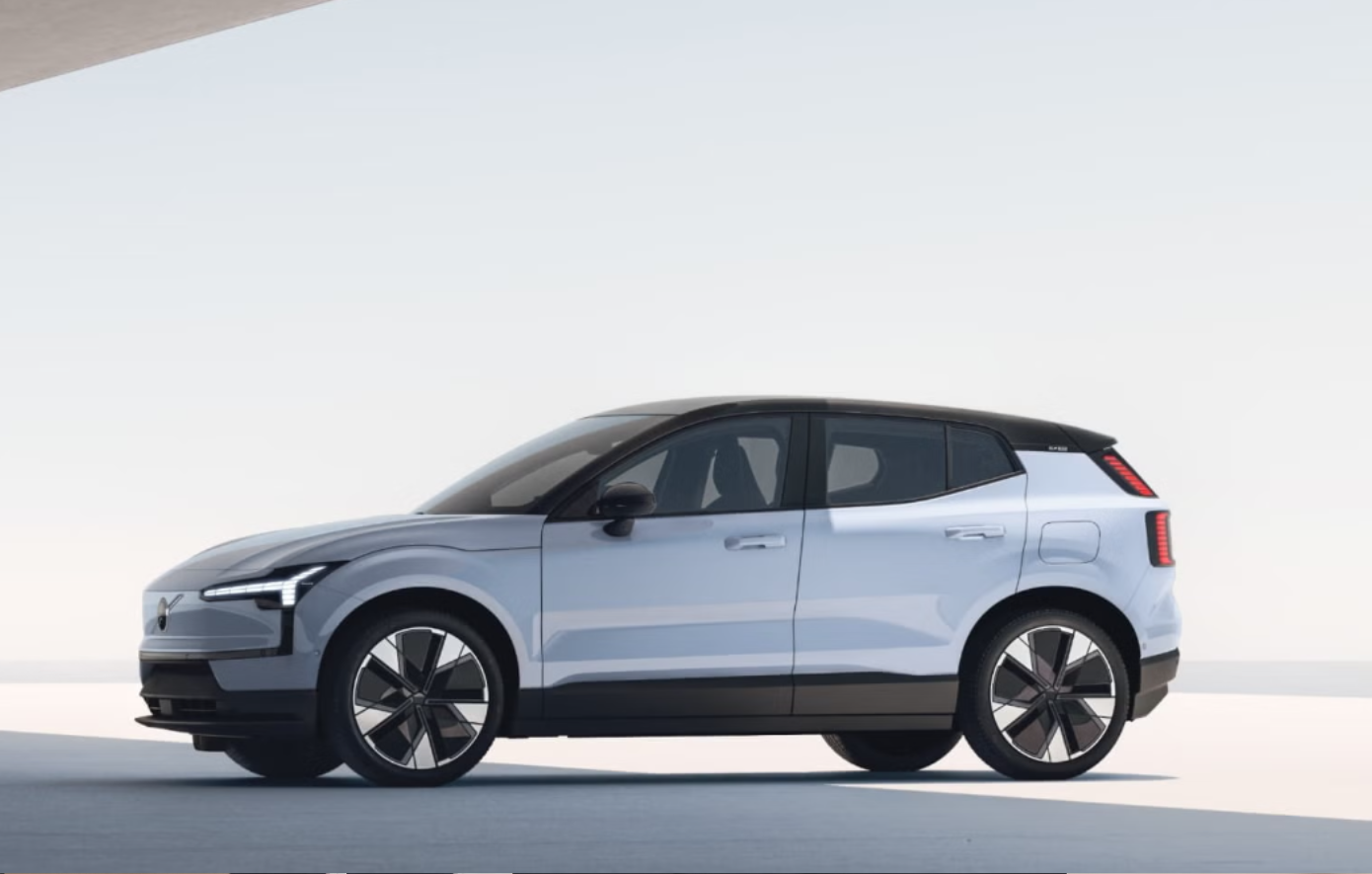 Η Volvo ετοιμάζει μια νέα έκδοση του EX30 EV