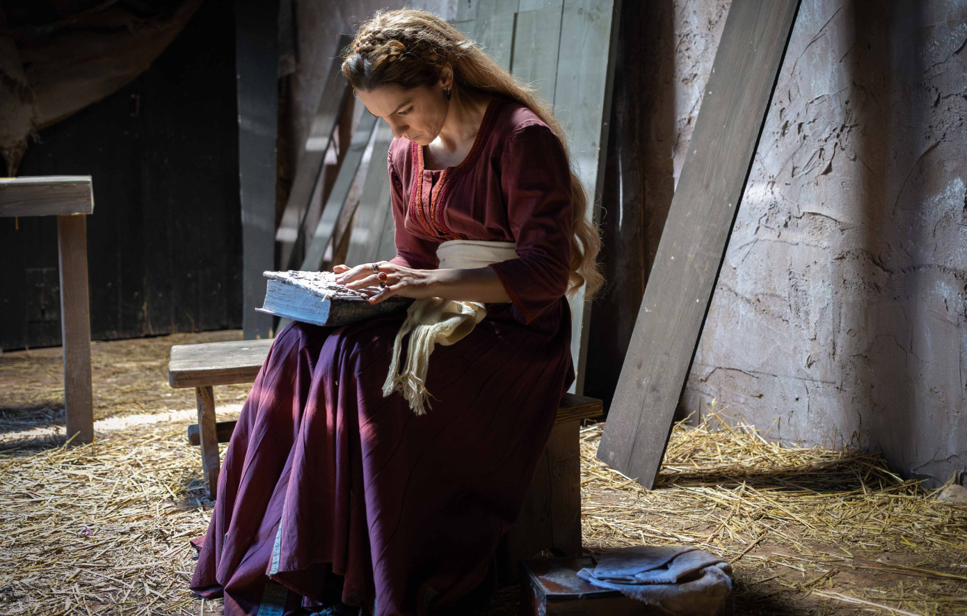 Η Μάγισσα Φλεγόμενη Καρδιά Η Μάγισσα Φλεγόμενη Καρδιά