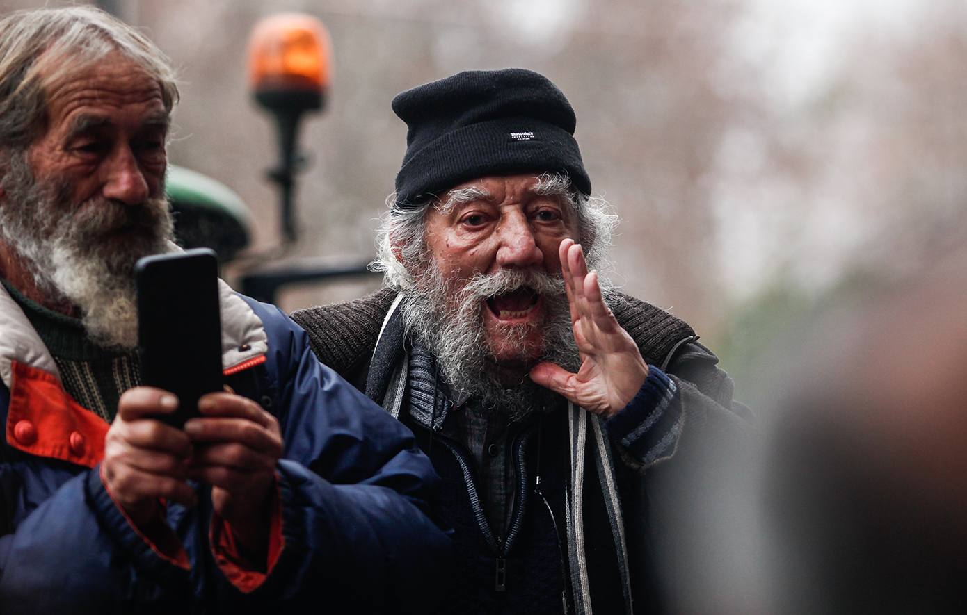 Μπλόκο αγροτών και κτηνοτρόφων στον ΒΟΑΚ,  στα Μεγάλα Χωράφια