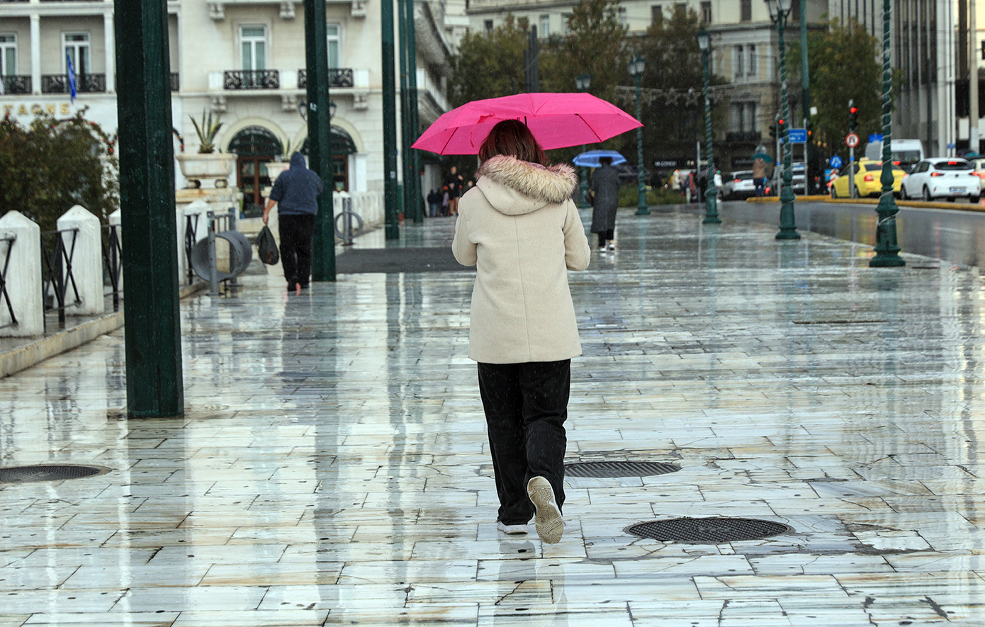 Βροχές και καταιγίδες σε όλη σχεδόν τη χώρα &#8211; Με τι καιρό θα πετάξουμε χαρταετό και πόσο θα δείχνουν τα θερμόμετρα την Καθαρά Δευτέρα