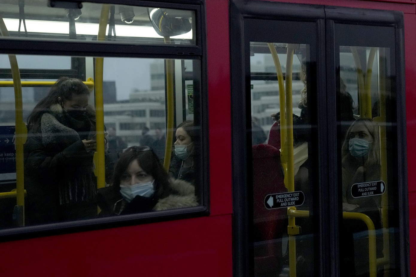 Μαχαίρωσαν και σκότωσαν 14χρονο μέσα σε λεωφορείο στο Λονδίνο