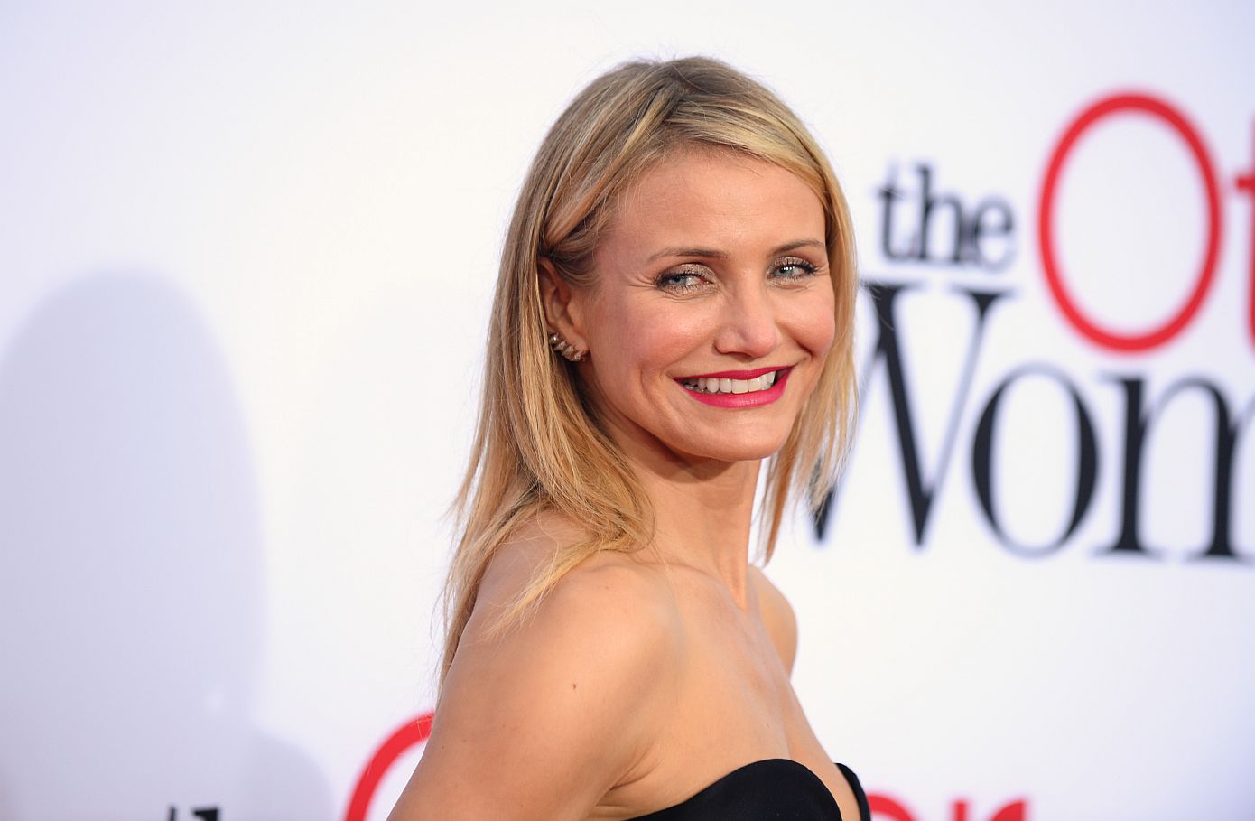 H Cameron Diaz είχε κάτι χρόνια να πατήσει κόκκινο χαλί και για την επιστροφή της επέλεξε ένα χαλαρό τζινάκι