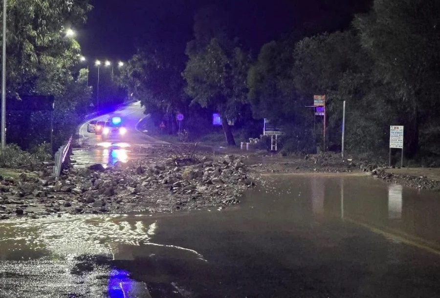 Πλημμύρισε τη νύχτα η Ρόδος, ήχησε το 112 στο νησί &#8211; Επιμένει σήμερα η συννεφιά σε όλη τη χώρα, με λιακάδα τα Θεοφάνεια