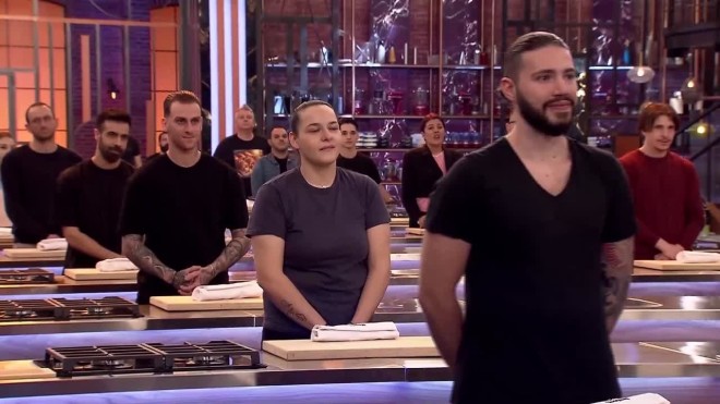 MasterChef: Πρεμιέρα με ανατροπή &#8211; «Παραδώστε μας τα κινητά σας τηλέφωνα»