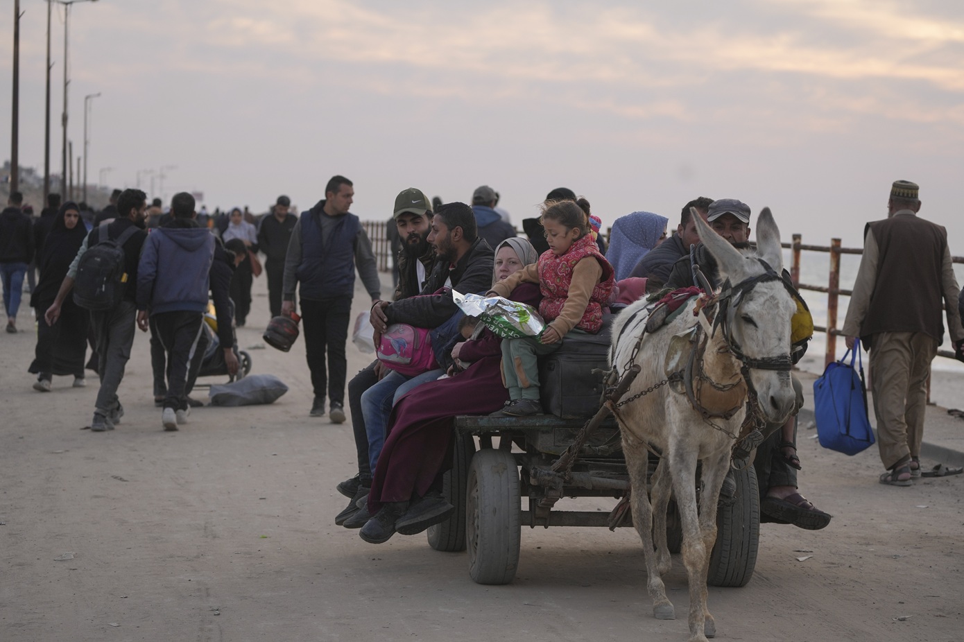 Πάνω από 376.000 Παλαιστίνιοι επέστρεψαν στο βόρειο τμήμα της Λωρίδας της Γάζας από τη Δευτέρα