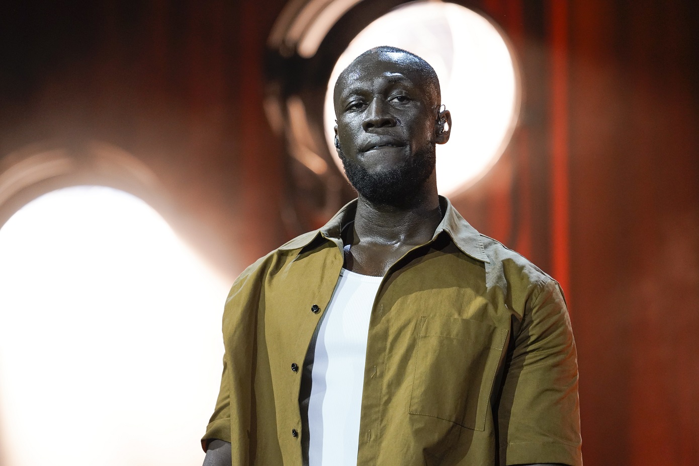 Πήραν το δίπλωμα του ράπερ Stormzy, επειδή μίλαγε στο τηλέφωνο ενώ οδηγούσε