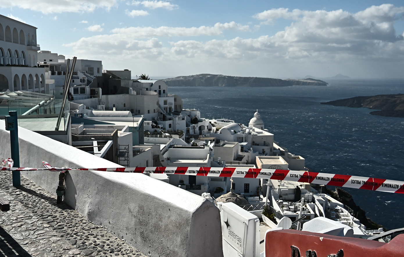 Λέκκας για σεισμούς στη Σαντορίνη: «Ένα ποτήρι σε τραπέζι έτρεμε επί 3 ώρες – Φοβηθήκαμε για μερική κατάρρευση περιοχών»