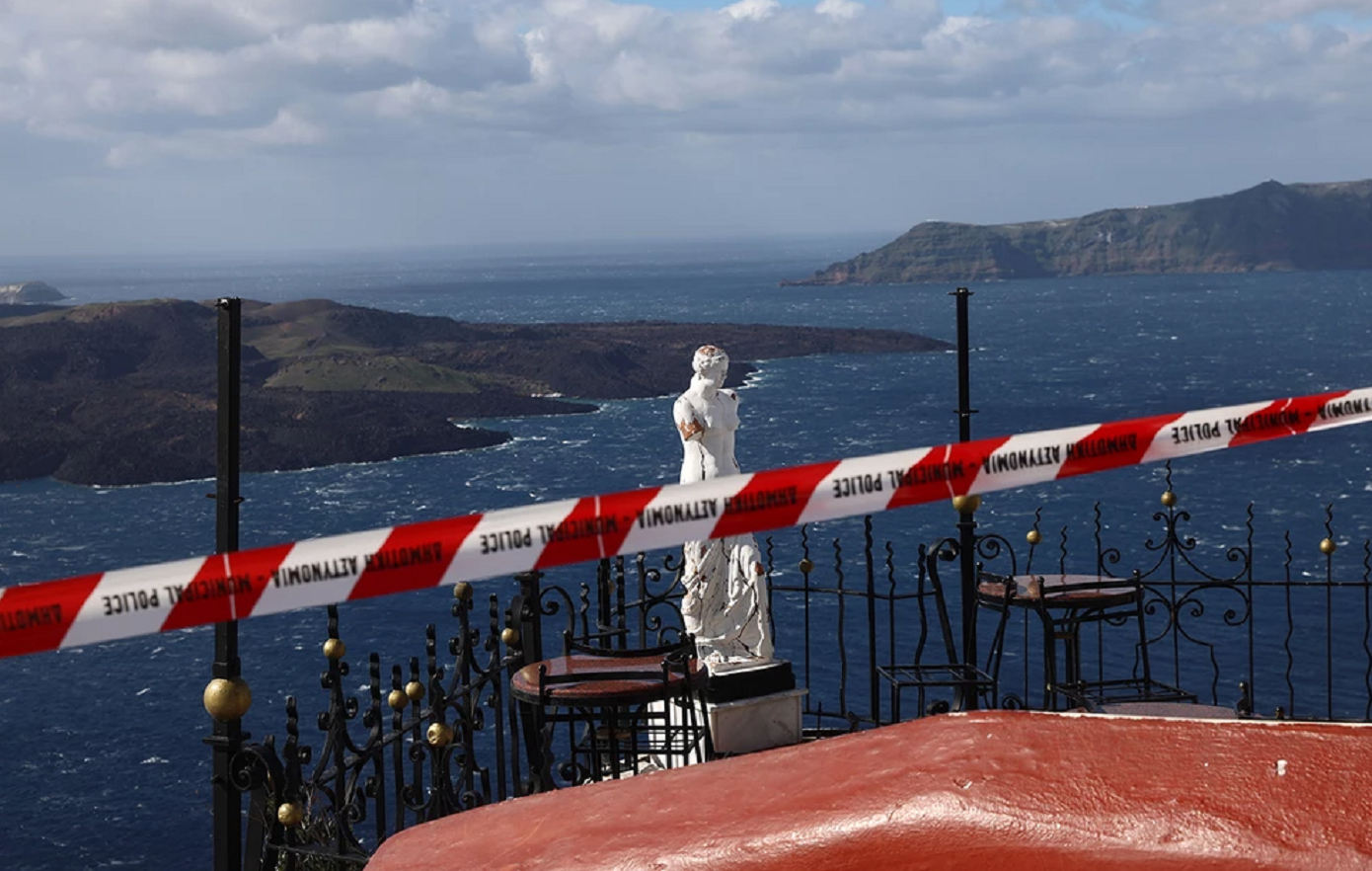 «Οι σεισμοί πρέπει να φτάσουν τουλάχιστον 6 Ρίχτερ για να βλάψουν Σαντορίνη και Αμοργό» &#8211; Το μήνυμα του Γεράσιμου Παπαδόπουλου