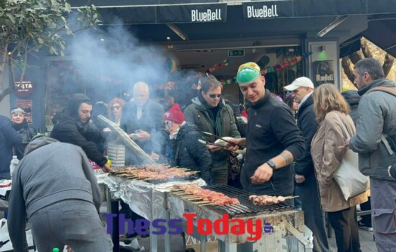 Πήραν «φωτιά» οι ψησταριές στη Θεσσαλονίκη για την Τσικνοπέμπτη &#8211; Δείτε φωτογραφίες