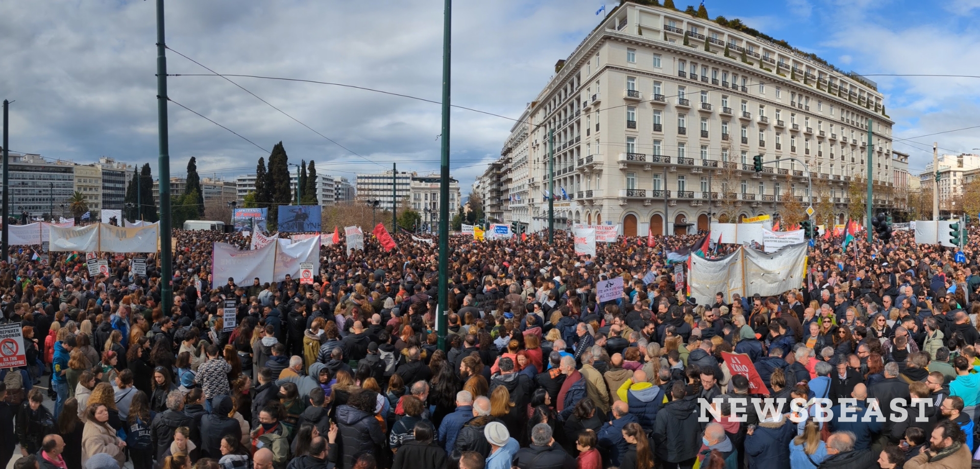 Λεπτό προς λεπτό όλες οι εξελίξεις στα συλλαλητήρια για τα δύο χρόνια από τα Τέμπη &#8211; Δείτε live εικόνα