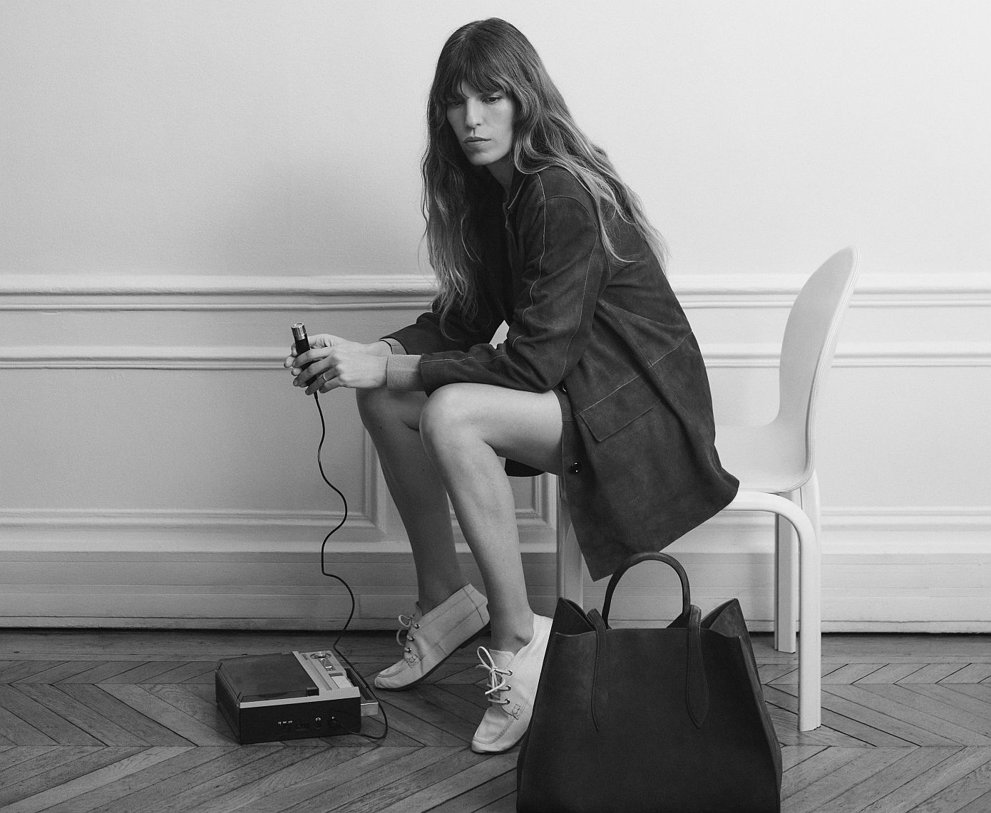 Lou Doillon: Η κόρη της Jane Birkin πρωταγωνιστεί στη νέα καμπάνια της Massimo Dutti με μία τσάντα ορόσημο για το brand