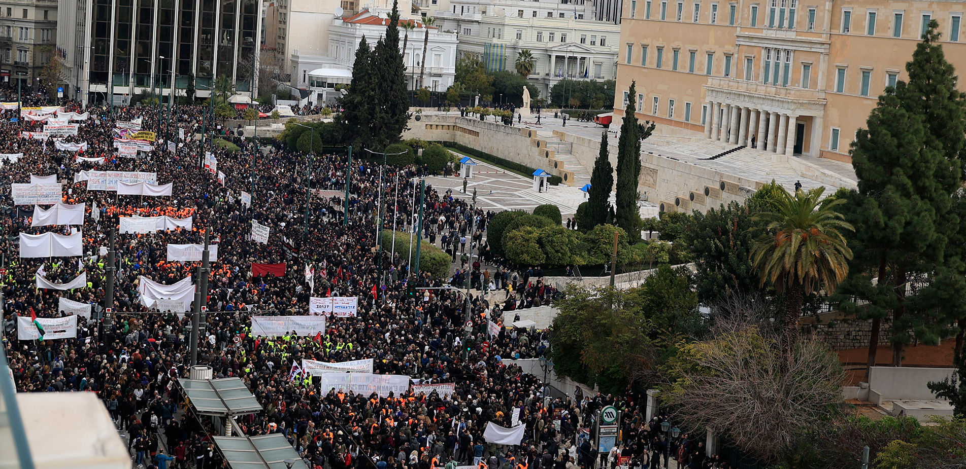 Λεπτό προς λεπτό τα συλλαλητήρια σε Ελλάδα και εξωτερικό για τα δύο χρόνια από τα Τέμπη