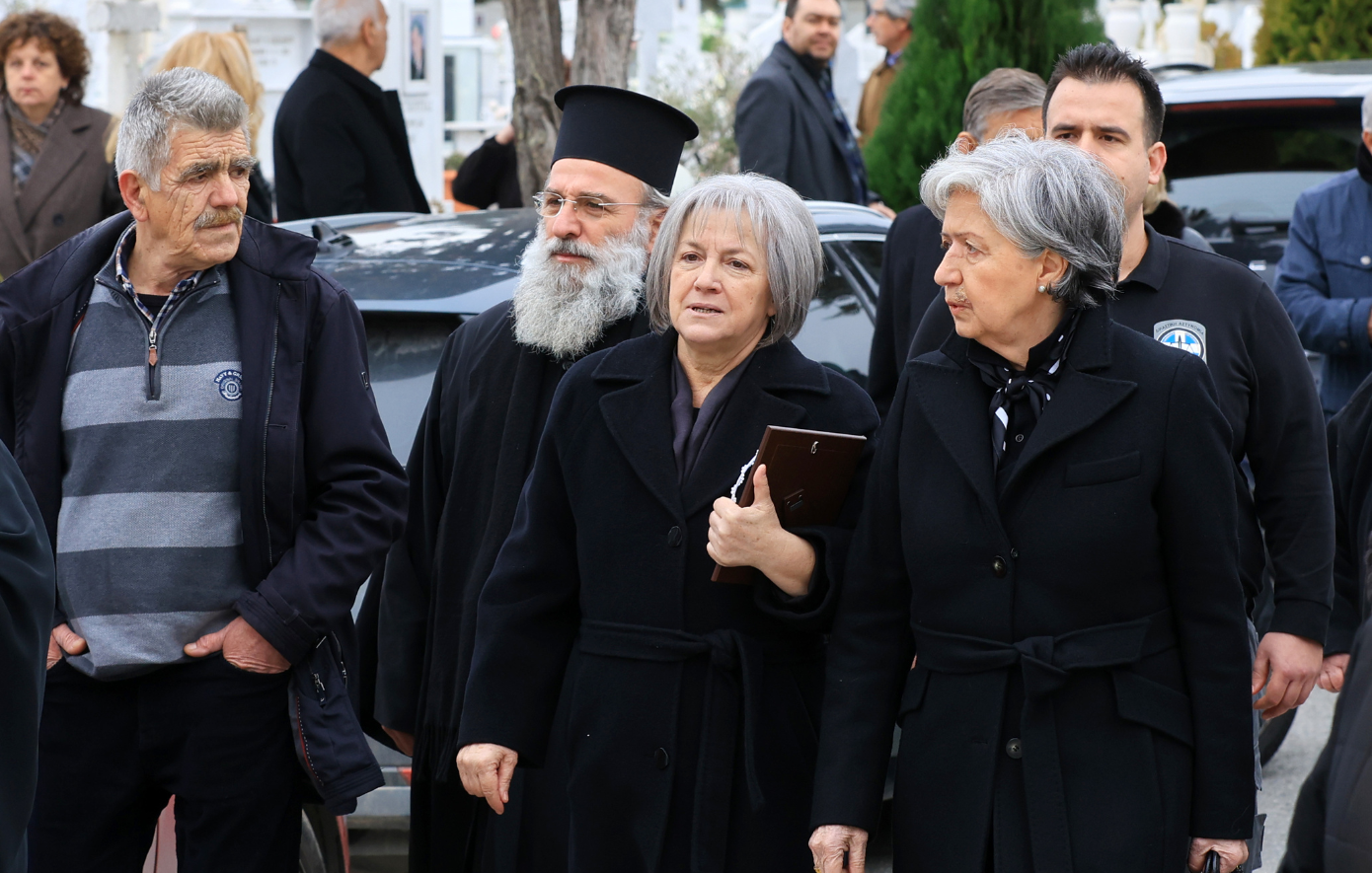 Μητέρα Βασίλη Καλογήρου για την ανάρτηση που «έδωσε τον δολοφόνο» &#8211; «Θα τα πω στους αρμοδίους»