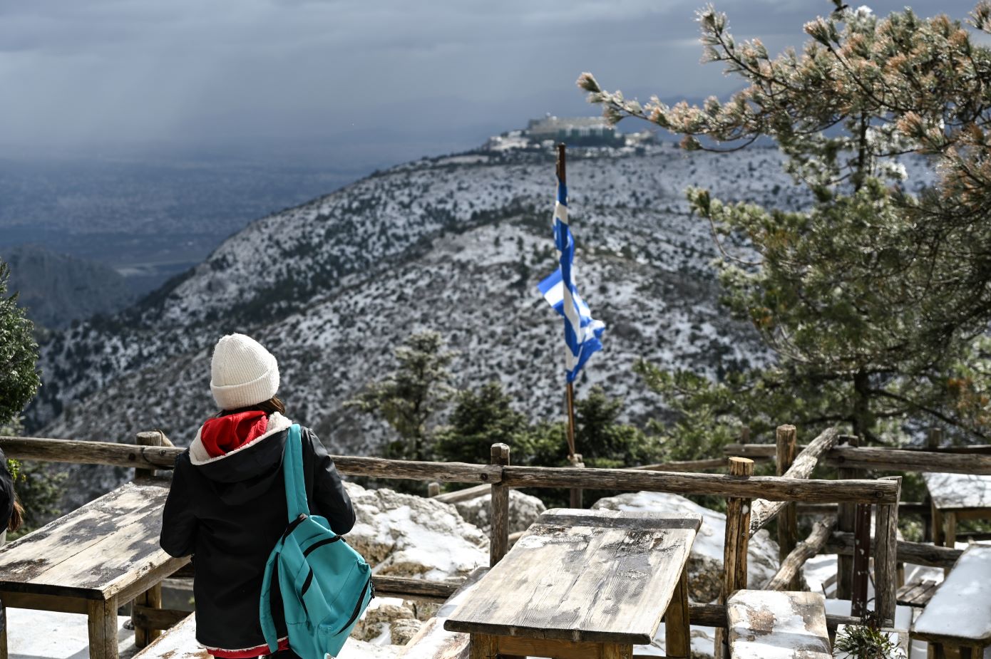 Σε κλοιό κακοκαιρίας η χώρα &#8211; Πυκνή χιονόπτωση στην Πάρνηθα &#8211; Πού θα χιονίσει τις επόμενες ώρες