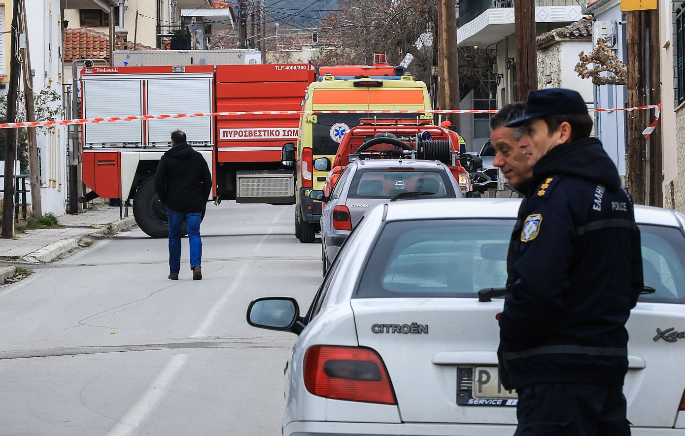 Τι λέει η ΕΛ.ΑΣ. για το διπλό φονικό και την αυτοχειρία στη Λάρισα