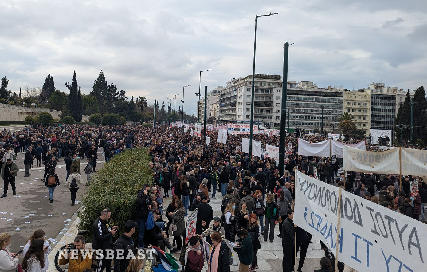 Λεπτό προς λεπτό τα συλλαλητήρια σε Ελλάδα και εξωτερικό για τα δύο χρόνια από τα Τέμπη