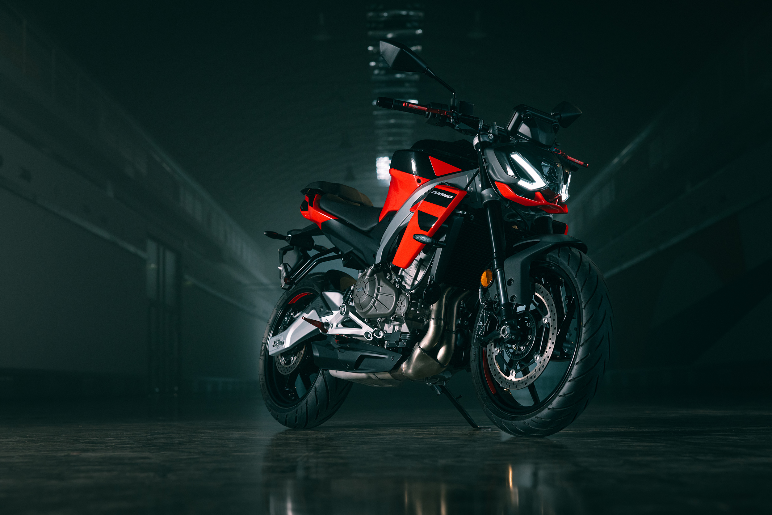 Η Aprilia Tuono 457 και η Moto Guzzi V7 Sport σε προπαραγγελία