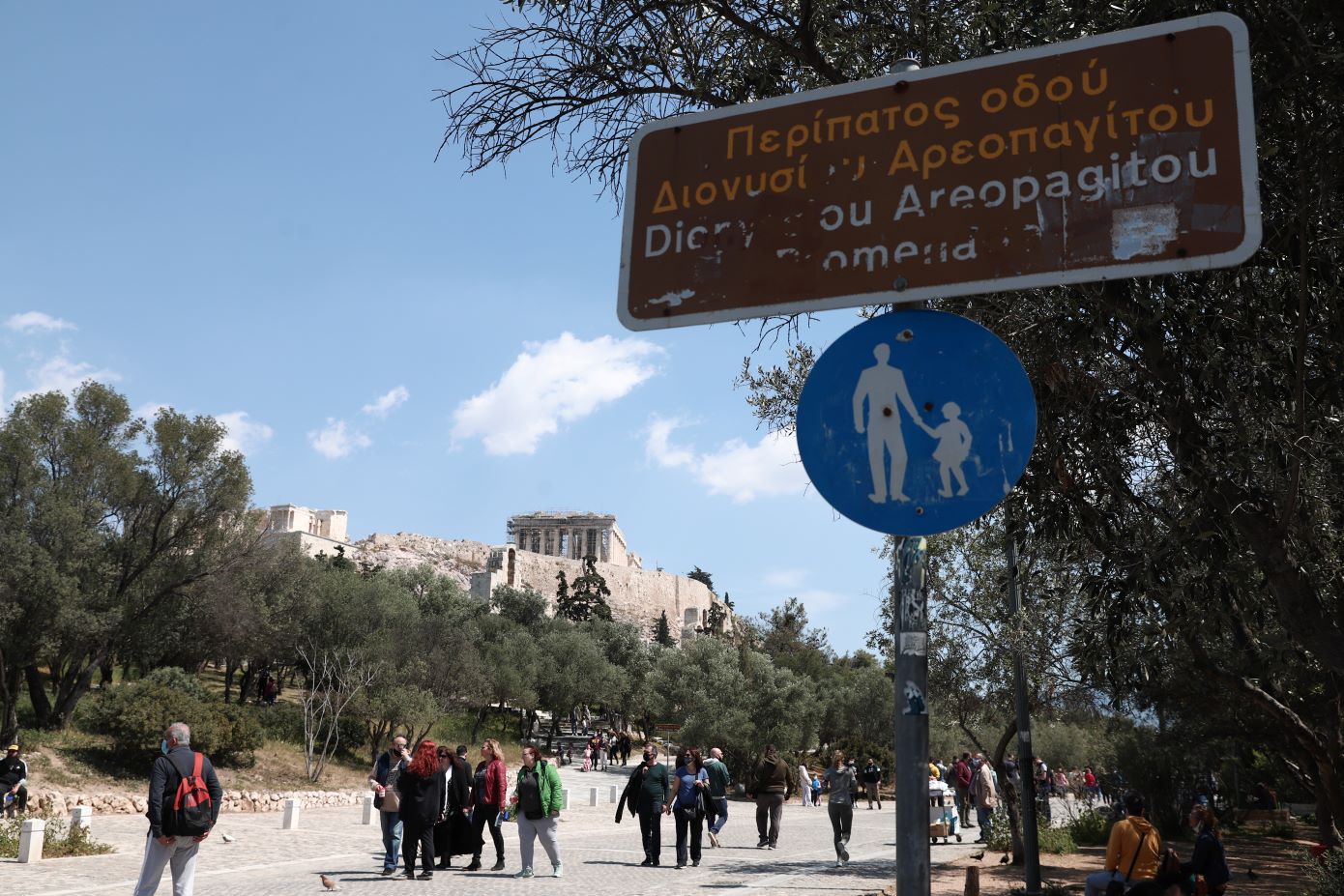 Kαιρός για κυριακάτικη βόλτα με ηλιοφάνεια και ανοιξιάτικες θερμοκρασίες &#8211; Εν αναμονή της αφρικανικής σκόνης από την Τρίτη