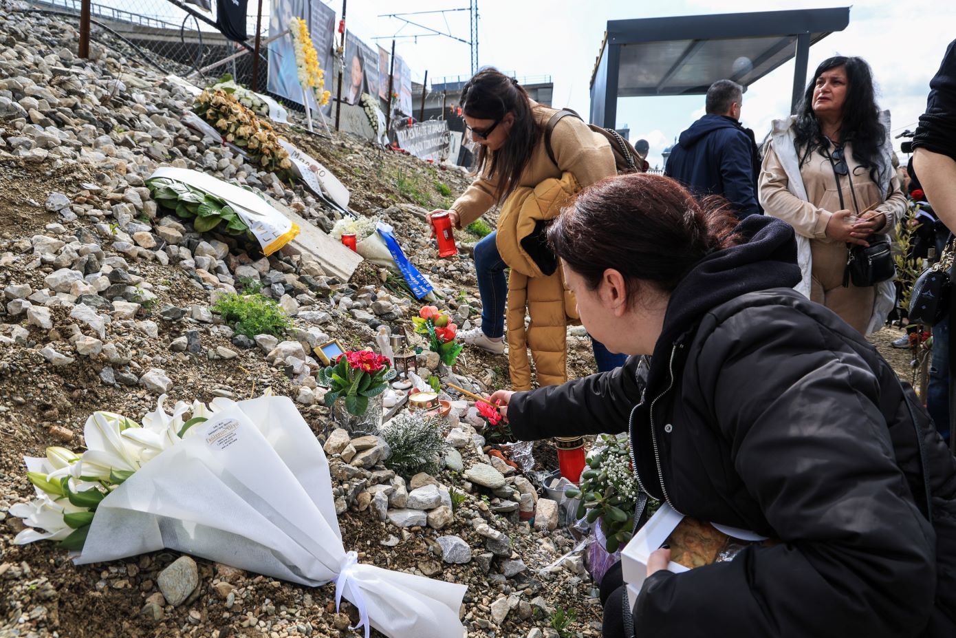 Θεία Λειτουργία στη Θεσσαλονίκη, στη μνήμη των θυμάτων των Τεμπών – Συγκλονιστική συμμετοχή φοιτητών και οικογενειών