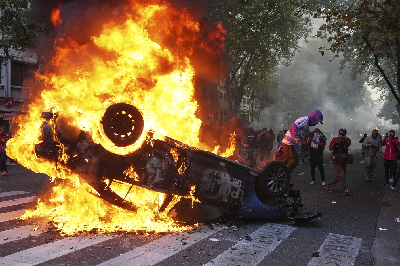 Πετροπόλεμος και χημικά σε πορεία για τις συντάξεις στο Μπουένος Άιρες