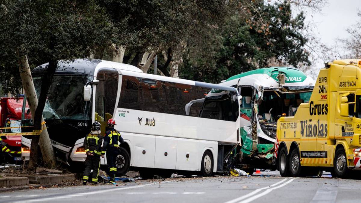 Σύγκρουση δύο λεωφορείων με τουρίστες στη Βαρκελώνη &#8211; Τέσσερις σοβαρά τραυματίες, ανάμεσά τους ένα παιδί