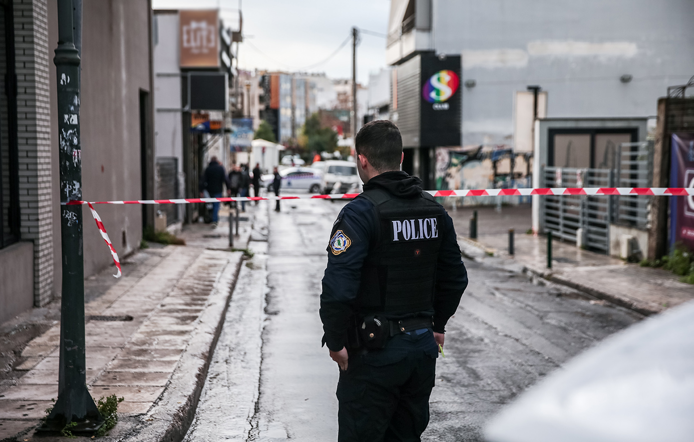 Νέα στοιχεία για τον «Nardi» που άνοιξε πυρ σε κλαμπ στο Γκάζι και πυροβόλησε παρέα Κρητικών &#8211; Πώς αποφάσισε να παραδοθεί