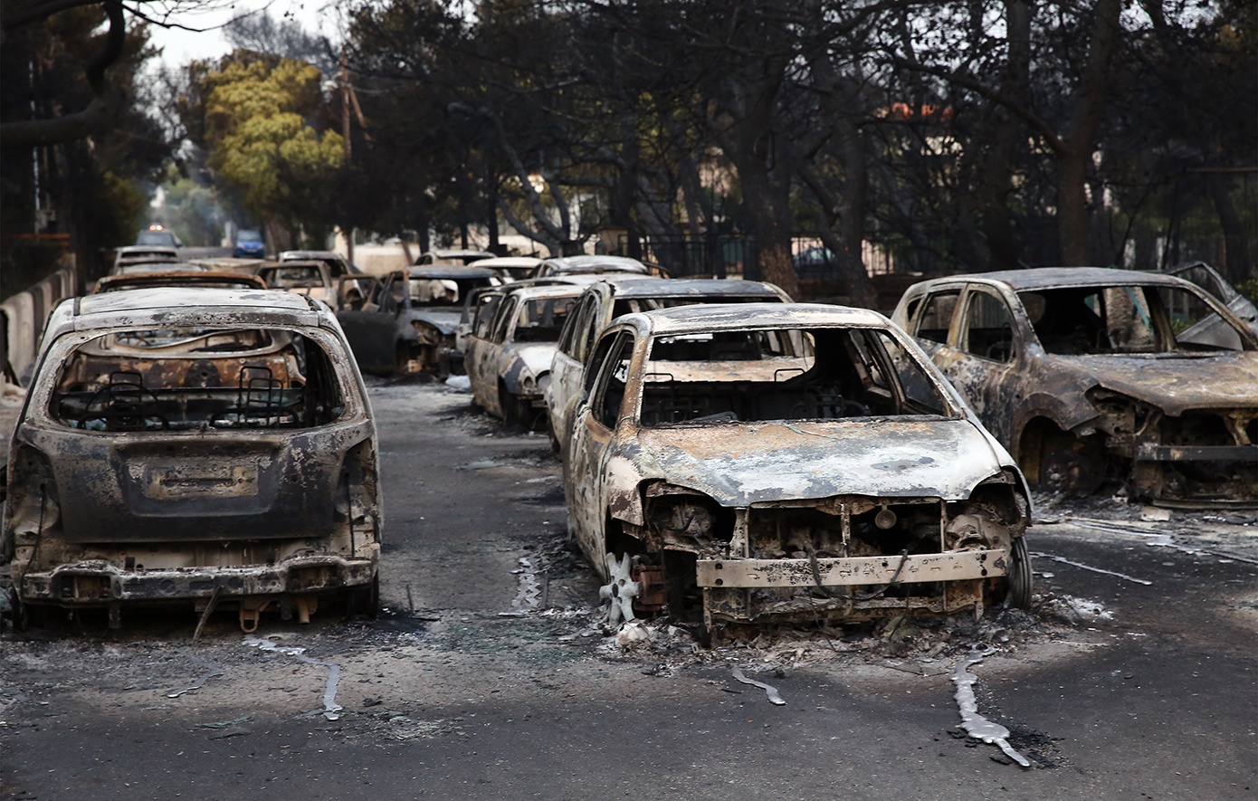 Καταπέλτης η εισαγγελέας στη δίκη για το Μάτι: Ζήτησε ενοχή για 12, ανάμεσά τους στελέχη της Πυροσβεστικής και Δούρου