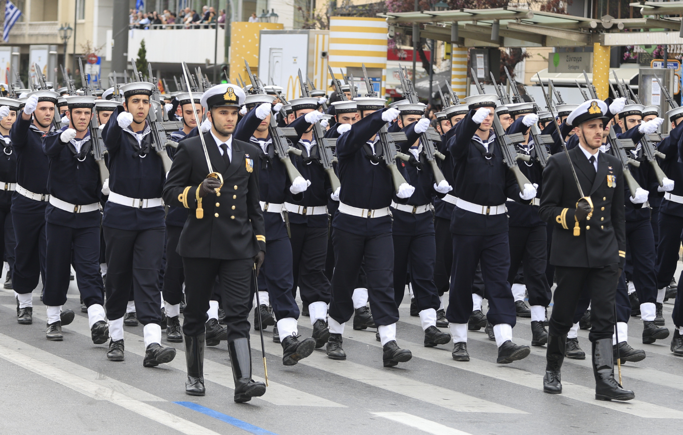 Παρέλαση 25ης Μαρτίου: Άγημα του Πολεμικού Ναυτικού φώναζε υβριστικά συνθήματα για την Τουρκία