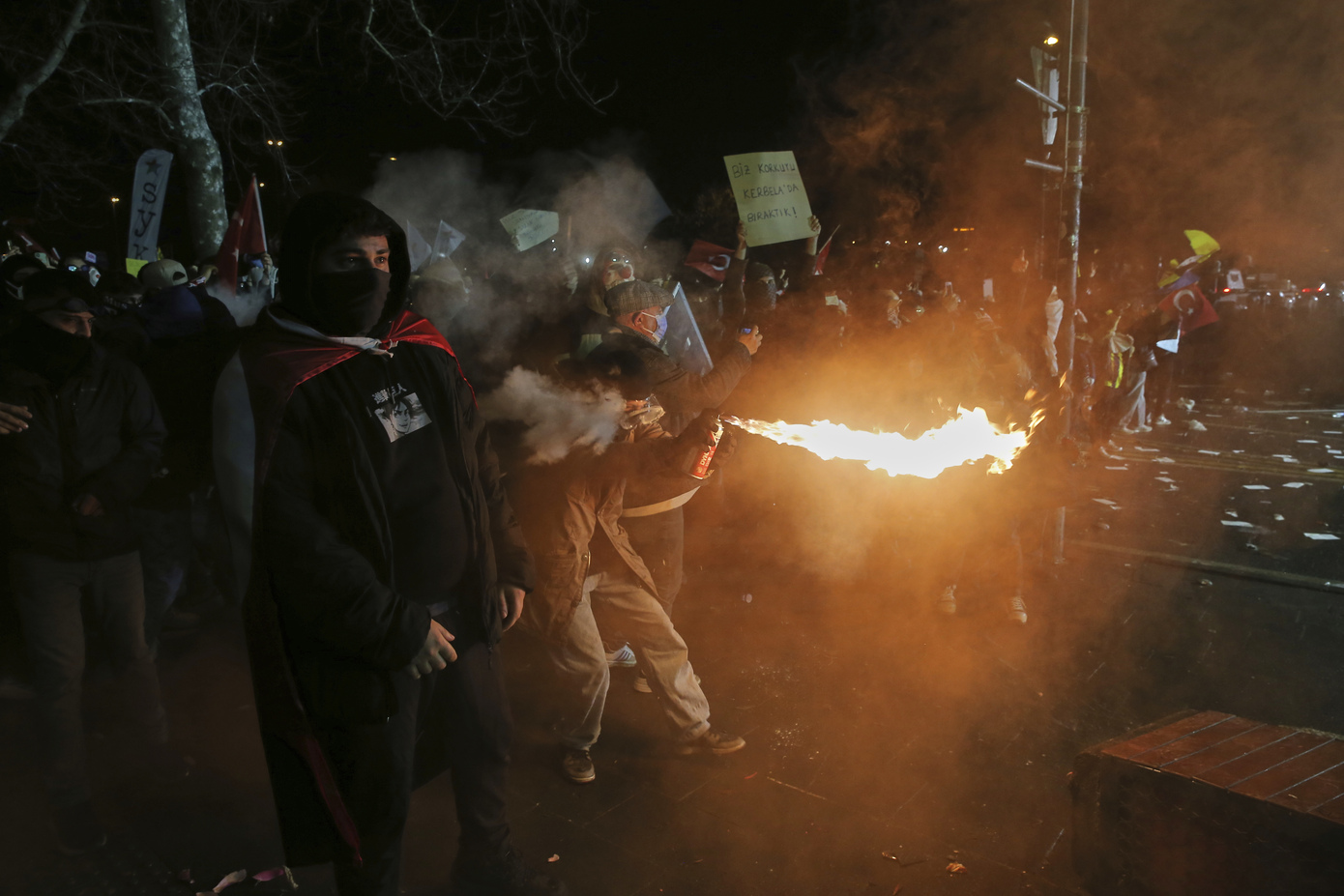 Αναβρασμός για την προφυλάκιση του Ιμάμογλου &#8211; Αποτελεί «επίθεση» στη δημοκρατία &#8211; Συνεχίζονται οι κινητοποιήσεις οργής στην Τουρκία