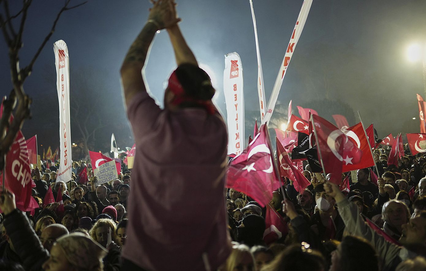 Τουρκία: 15 εκατομμύρια ψήφοι εμπιστοσύνης στον Εκρέμ Ιμάμογλου &#8211; «Με κάνατε πολύ χαρούμενο» το μήνυμά του από τη φυλακή